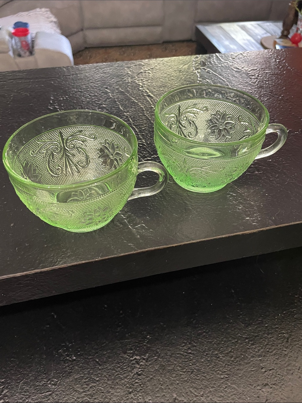 Indiana Glass Chantilly Green Pair of Mugs